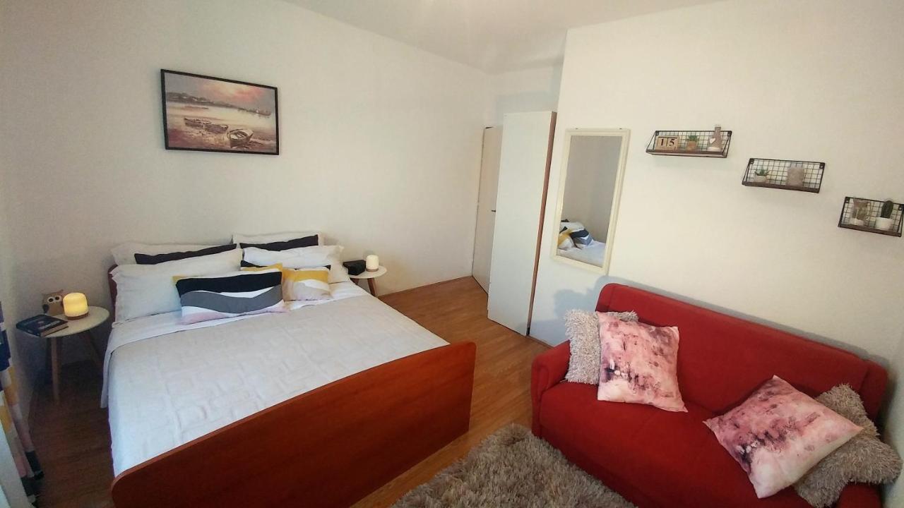 Apartments Pipi Pakoštane 外观 照片